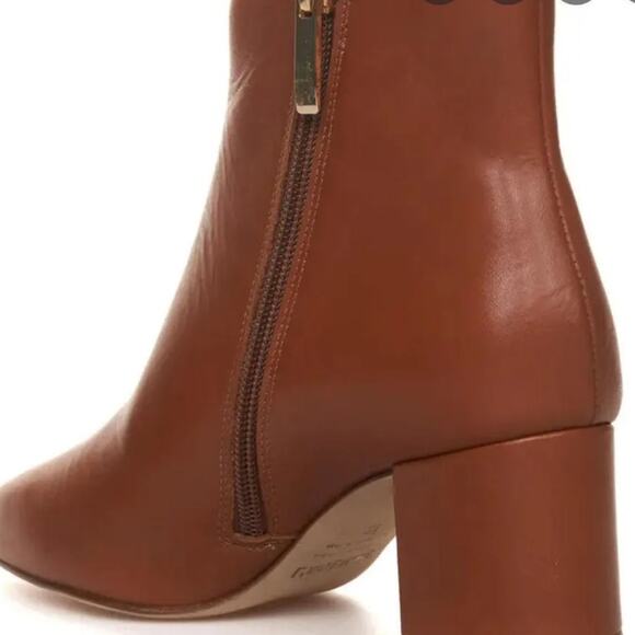 L'Agence Jeanne Il Pointed Toe Bootie - Picture 4 of 14